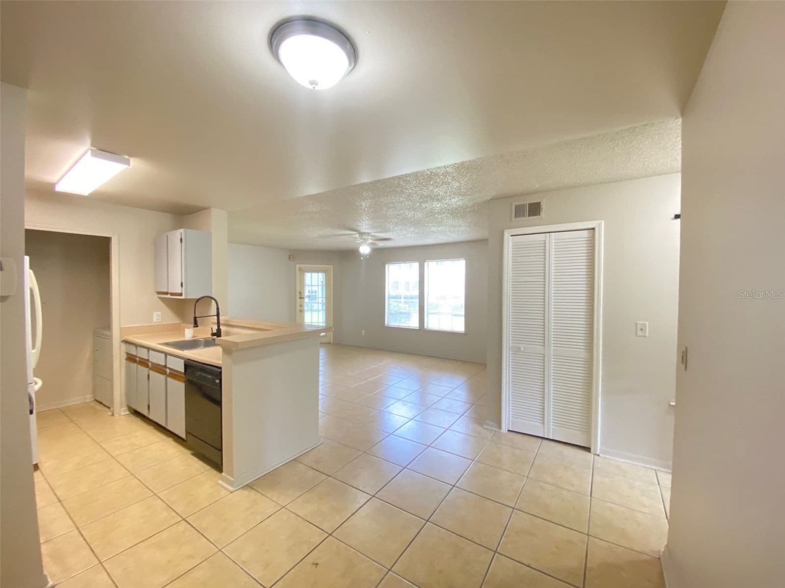 Photo 5 of 6100 WESTGATE DRIVE