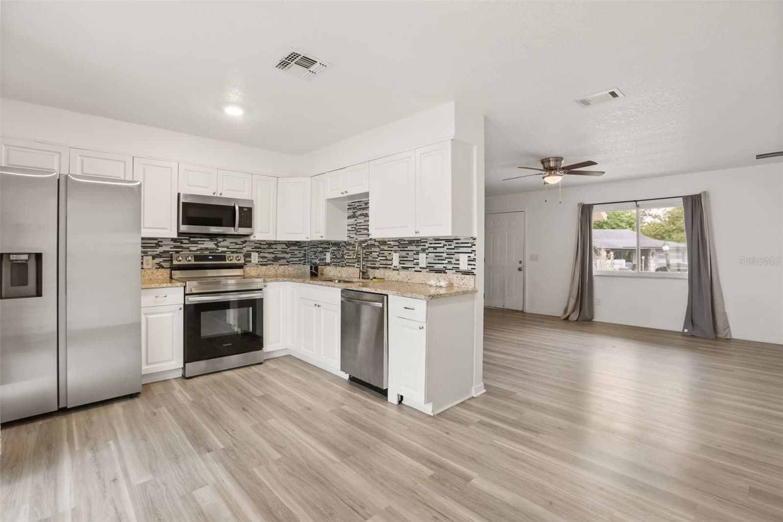 Photo 4 of 4650 BOCA VISTA