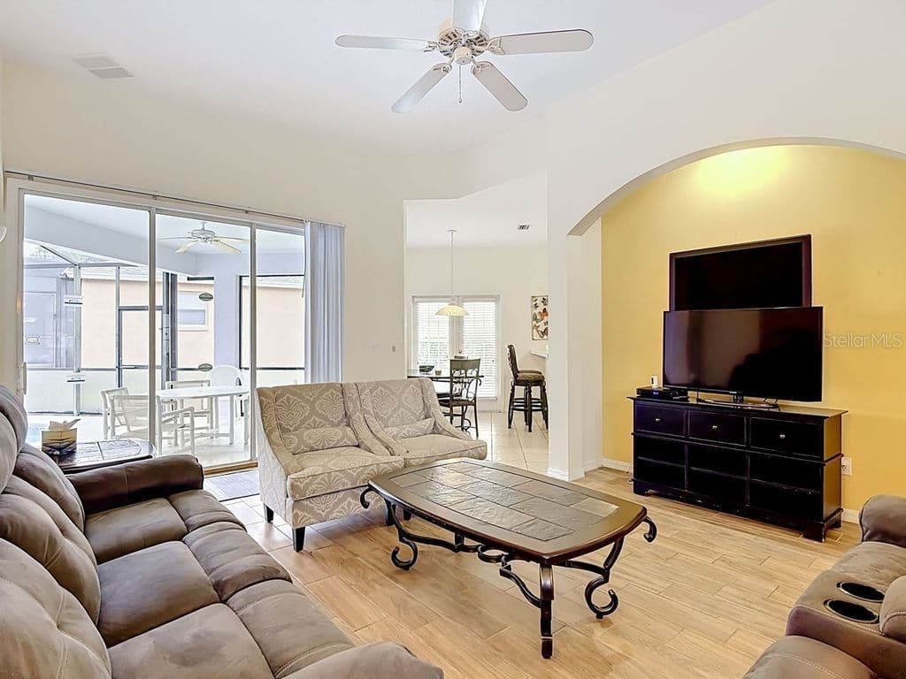 Photo 4 of 644 MONTARA DR