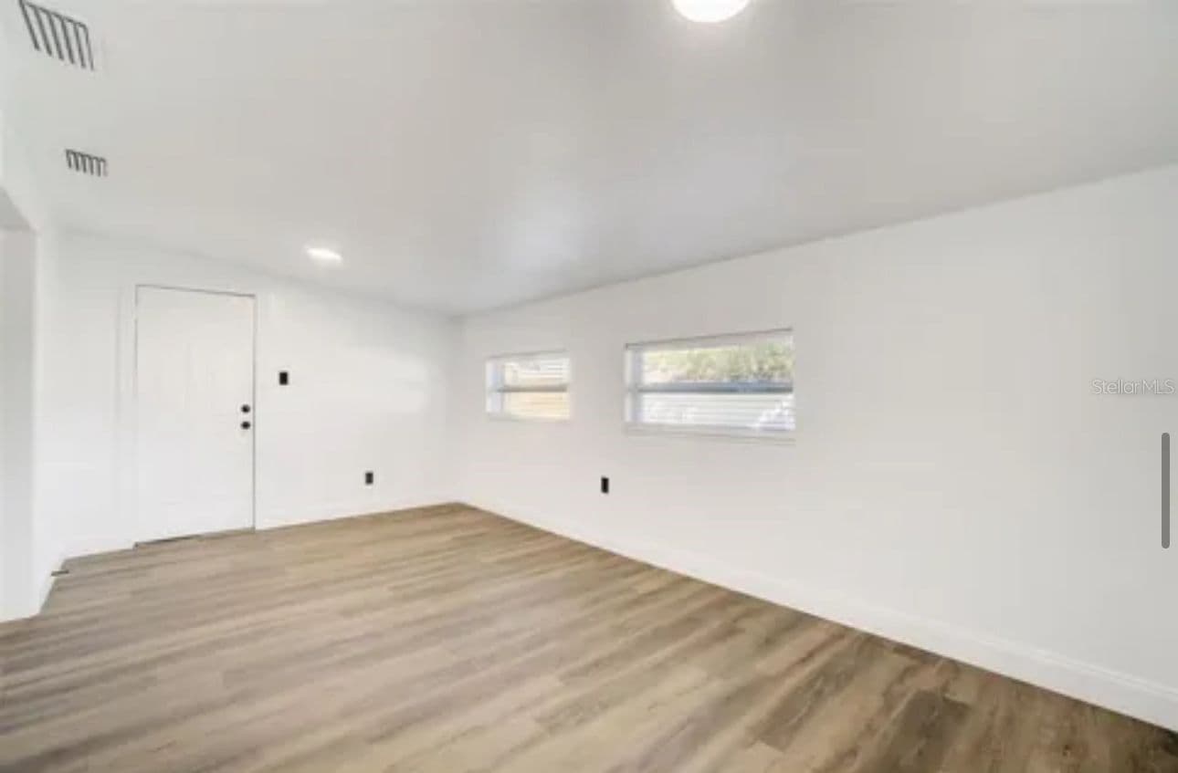 5205 CHENAULT