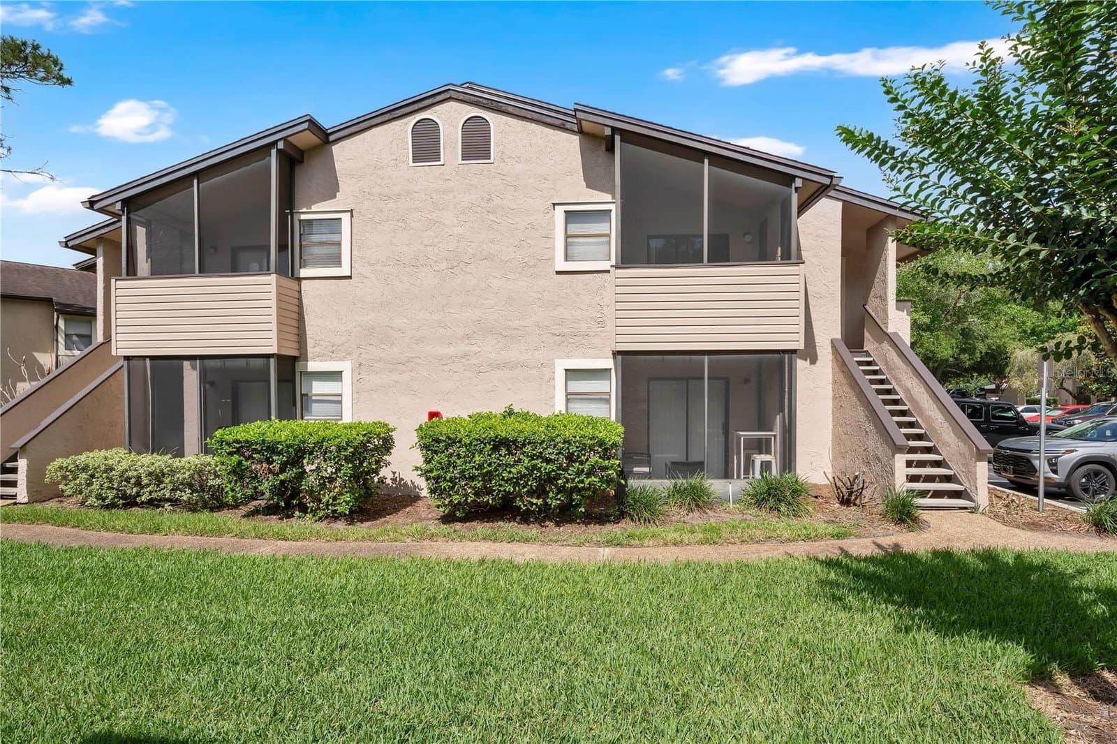 2923 ANTIQUE OAKS