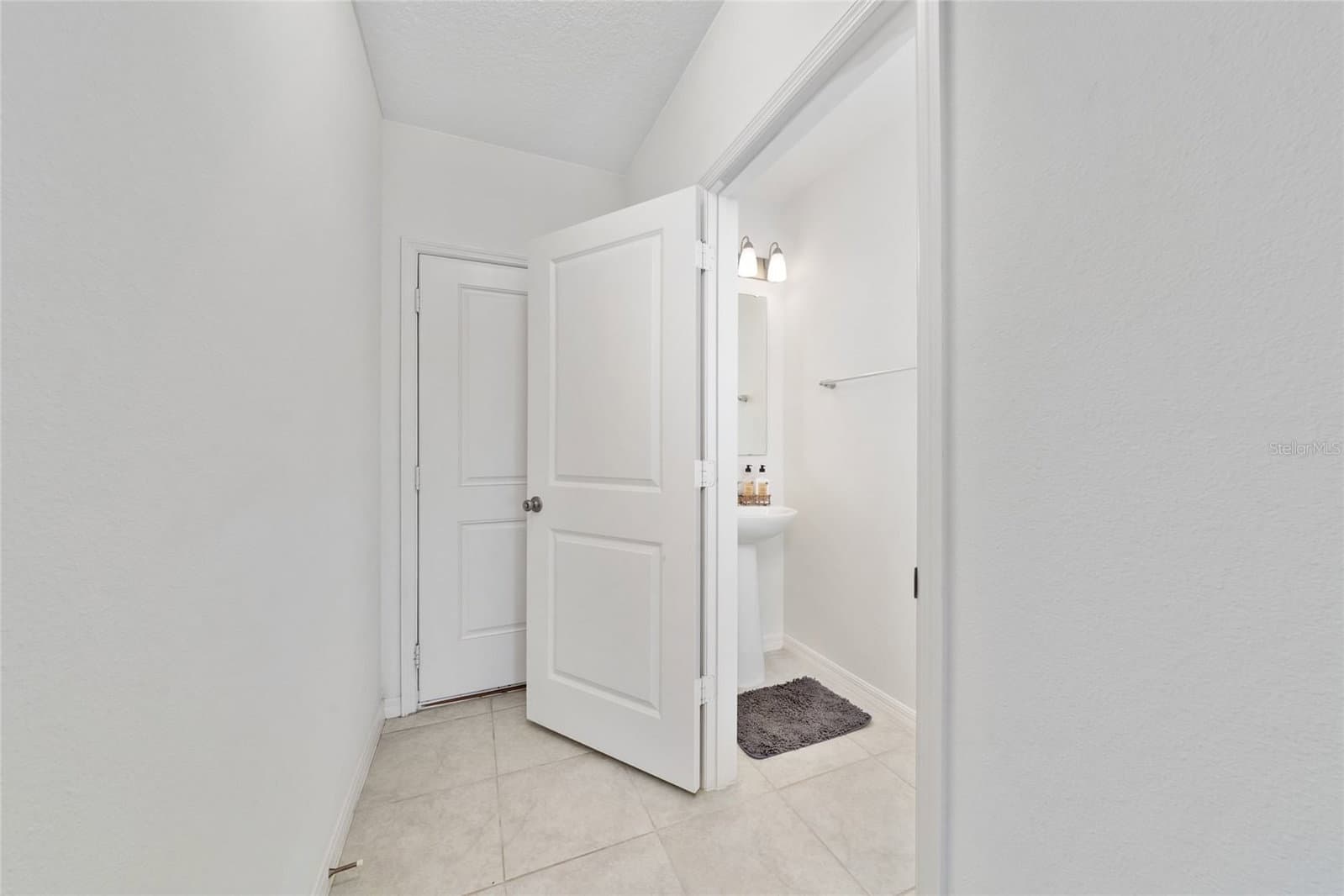 Photo 4 of 1349 MIRABELLA CIR