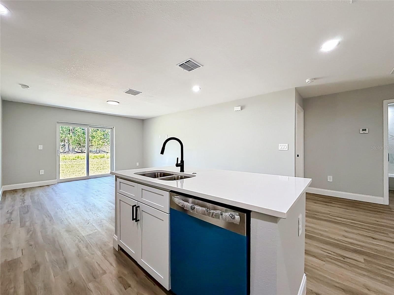 Photo 5 of 44 DOGWOOD DRIVE