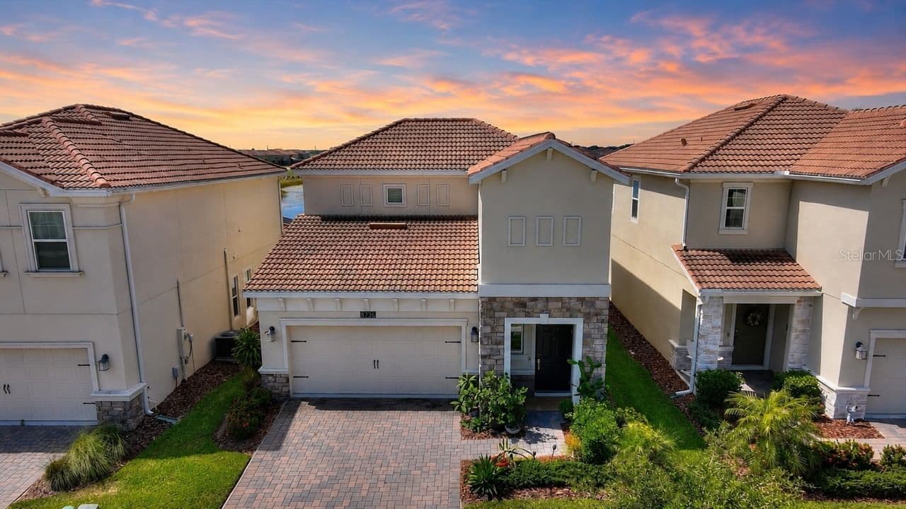 8736 PACIFIC DUNES DR