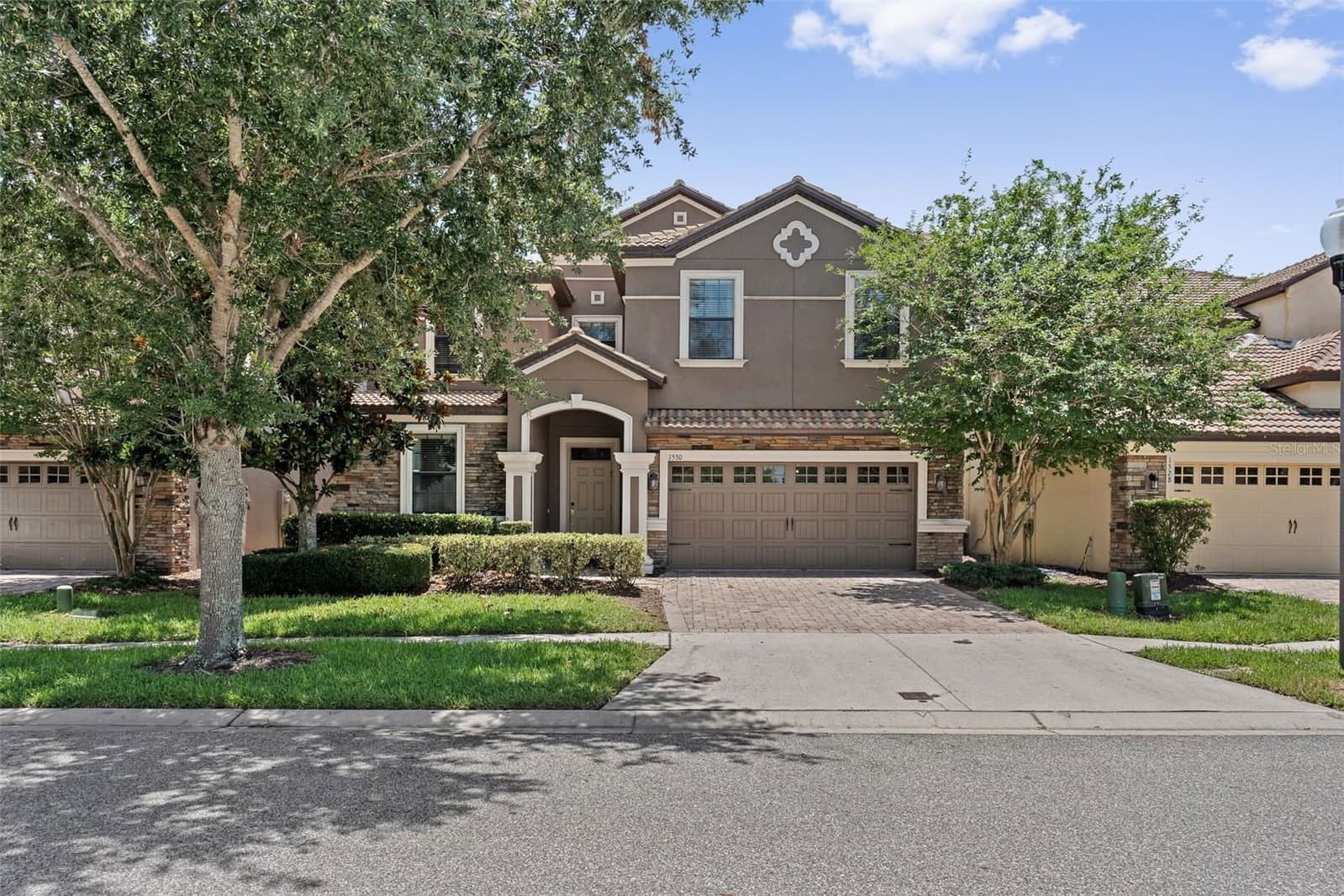 1530 MOON VALLEY