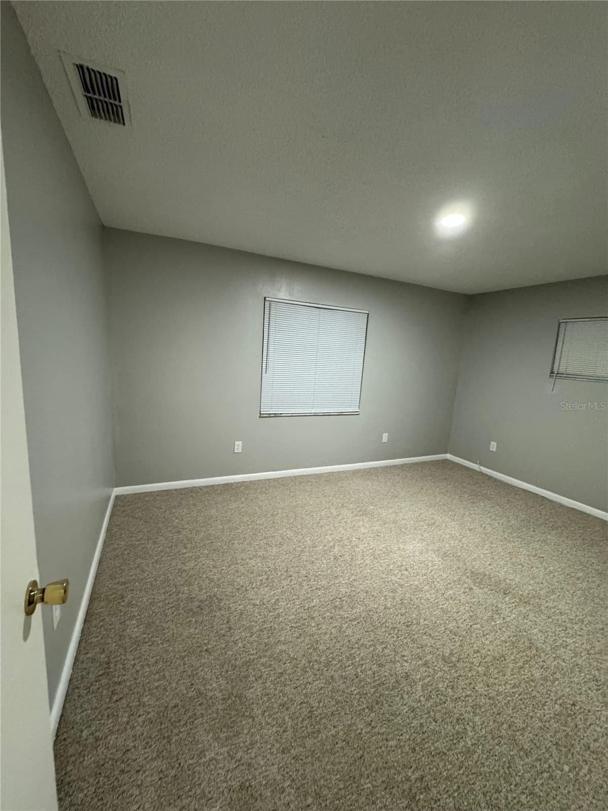 2526 ELM AVE