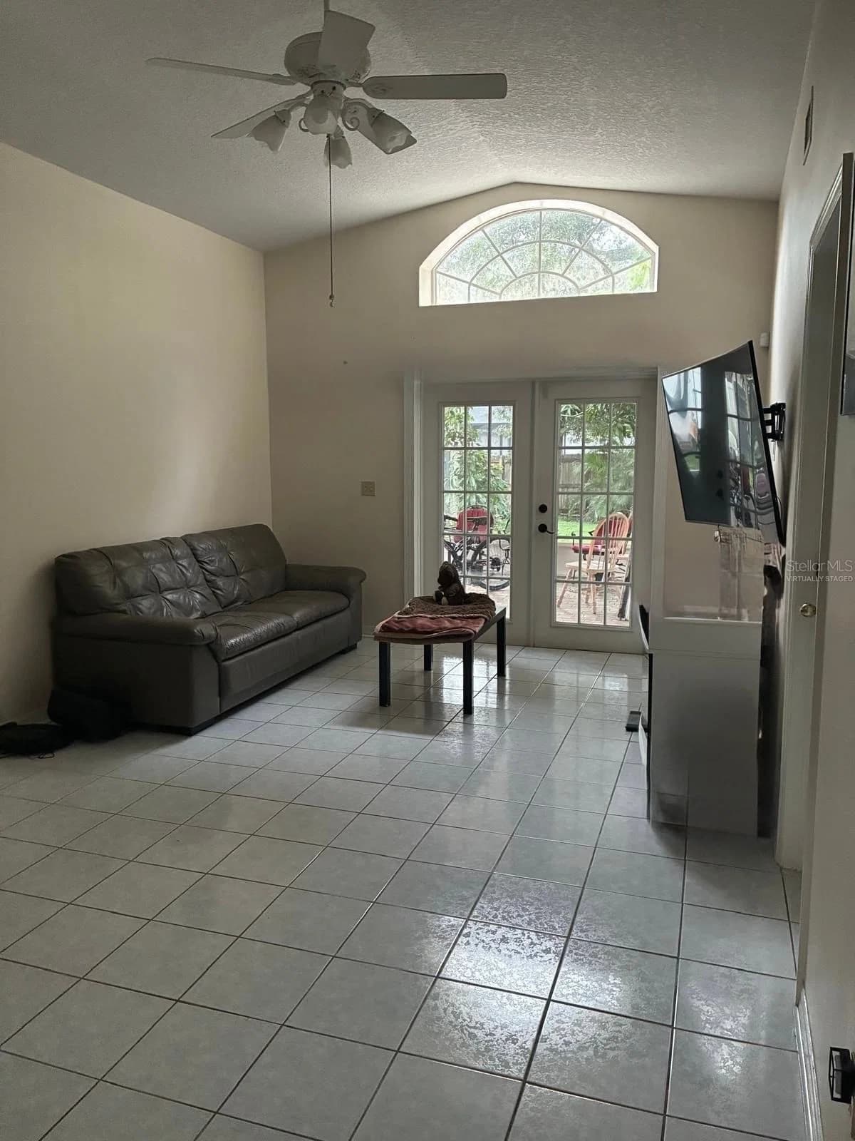 Photo 5 of 1405 RAMBLA Street