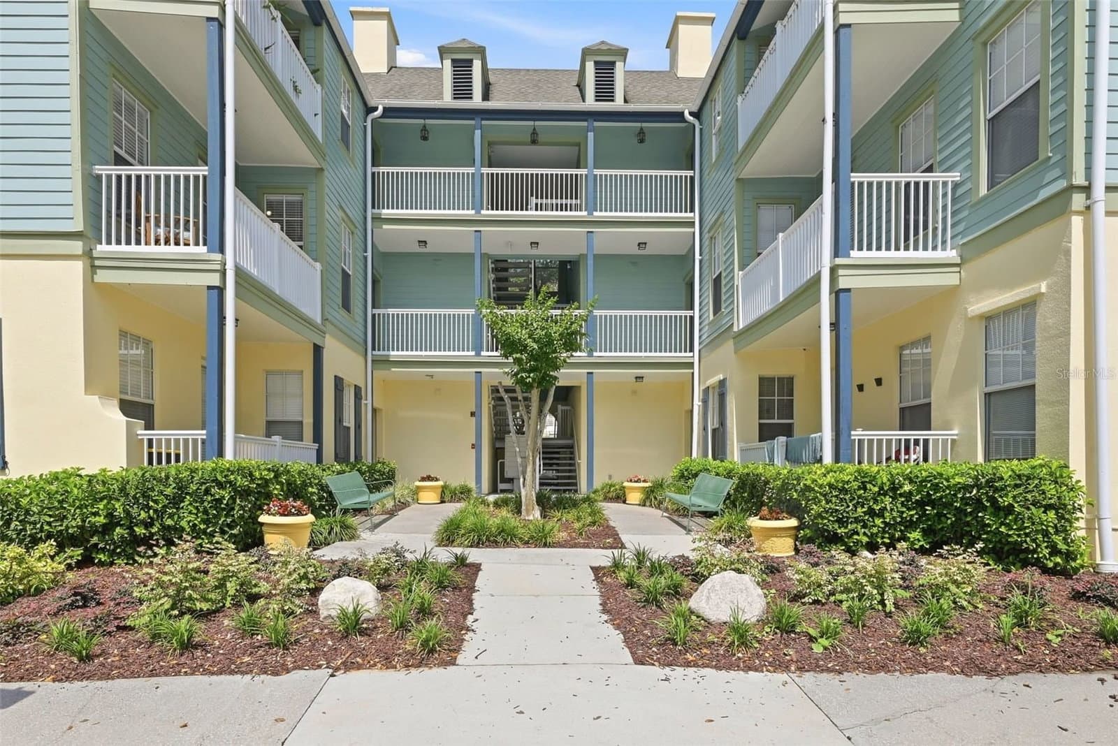611 CAMPUS