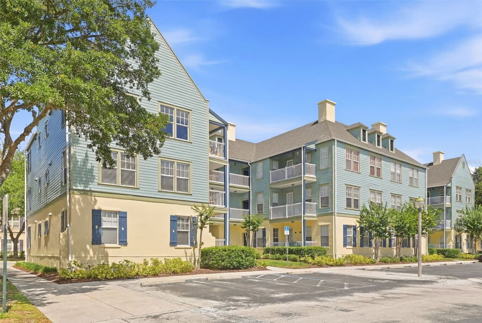 611 CAMPUS