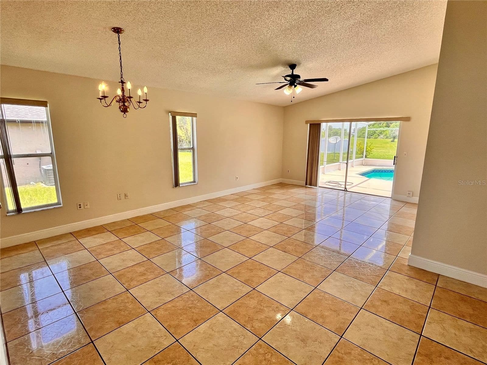 13534 TEXAS WOODS