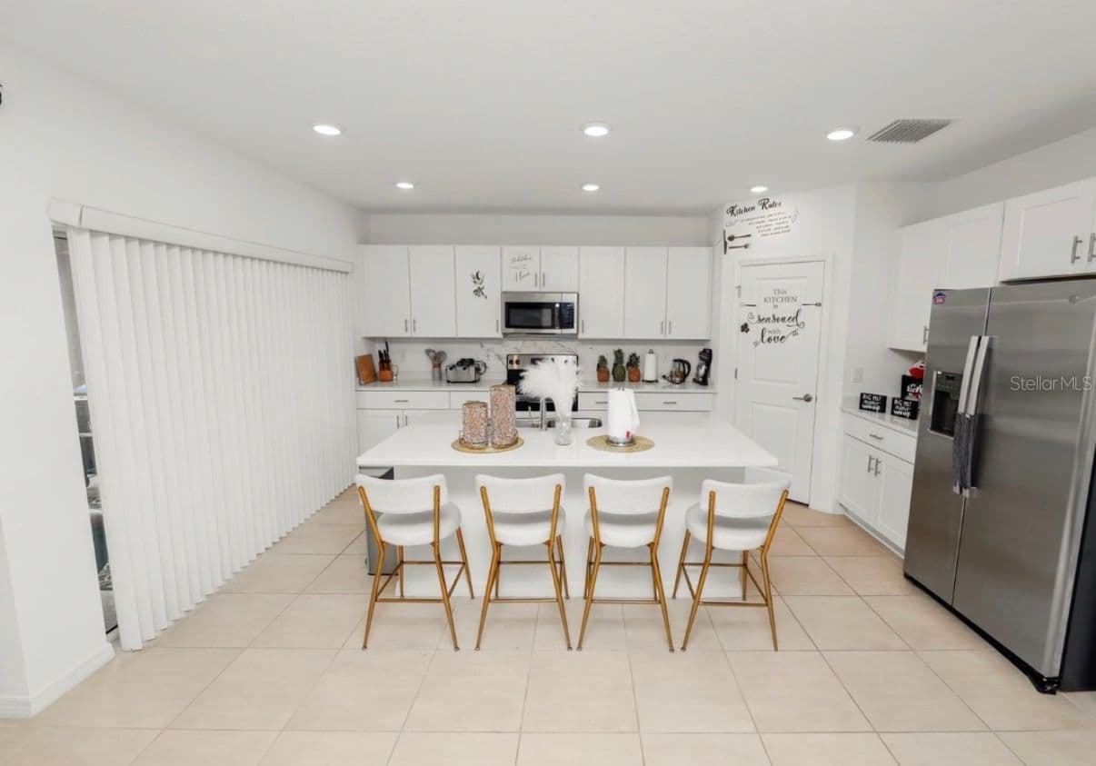 Photo 5 of 2039 ROSEWOOD