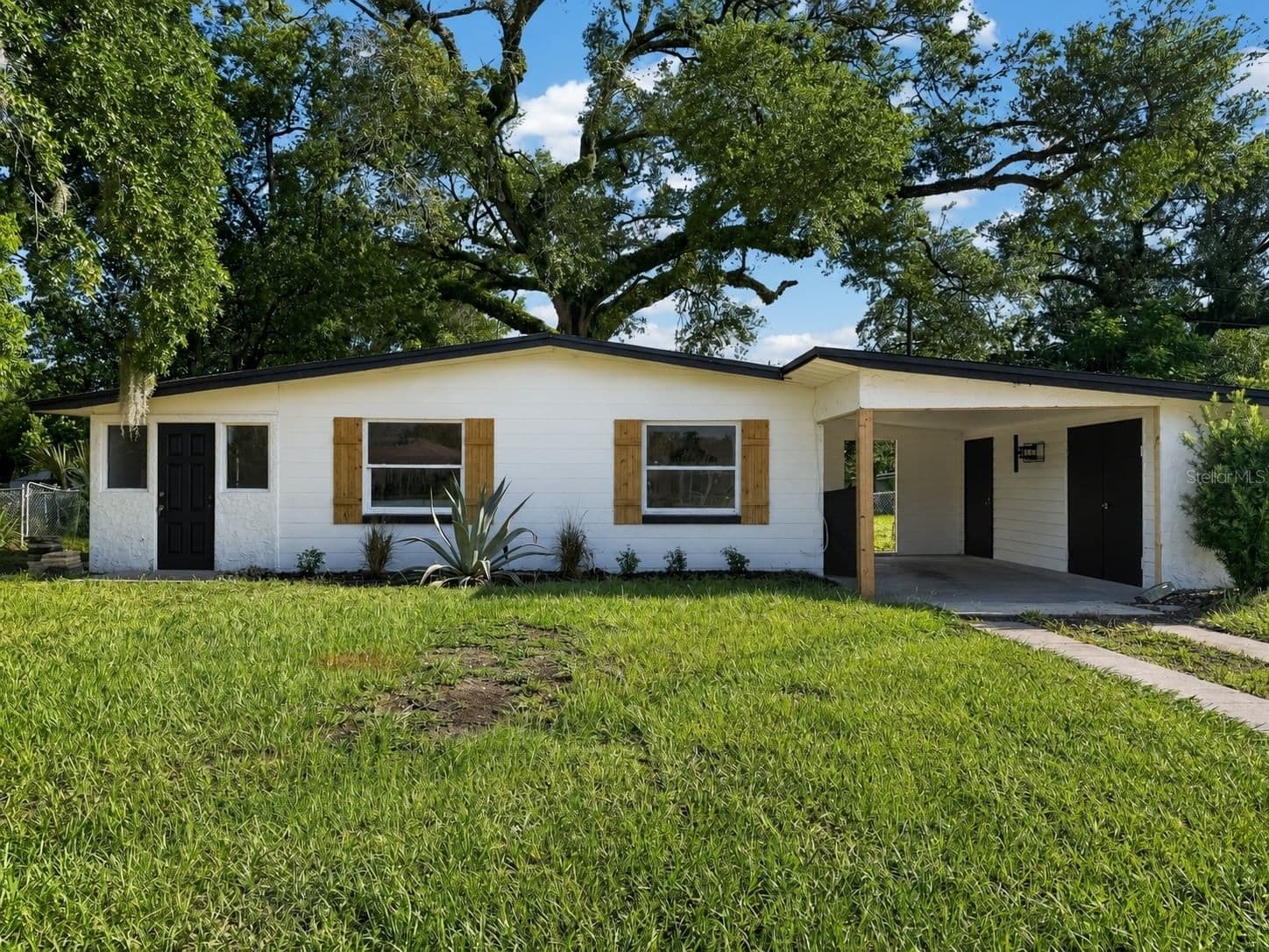 3911 LAKE MARGARET