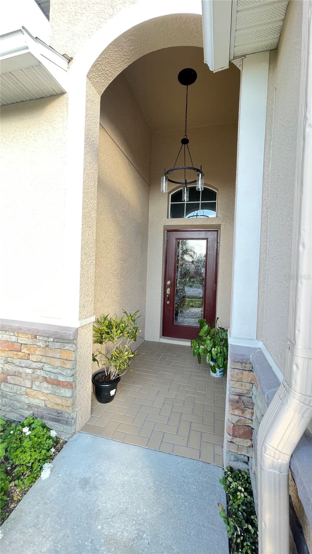 Photo 4 of 14112 QUEENSIDE ST