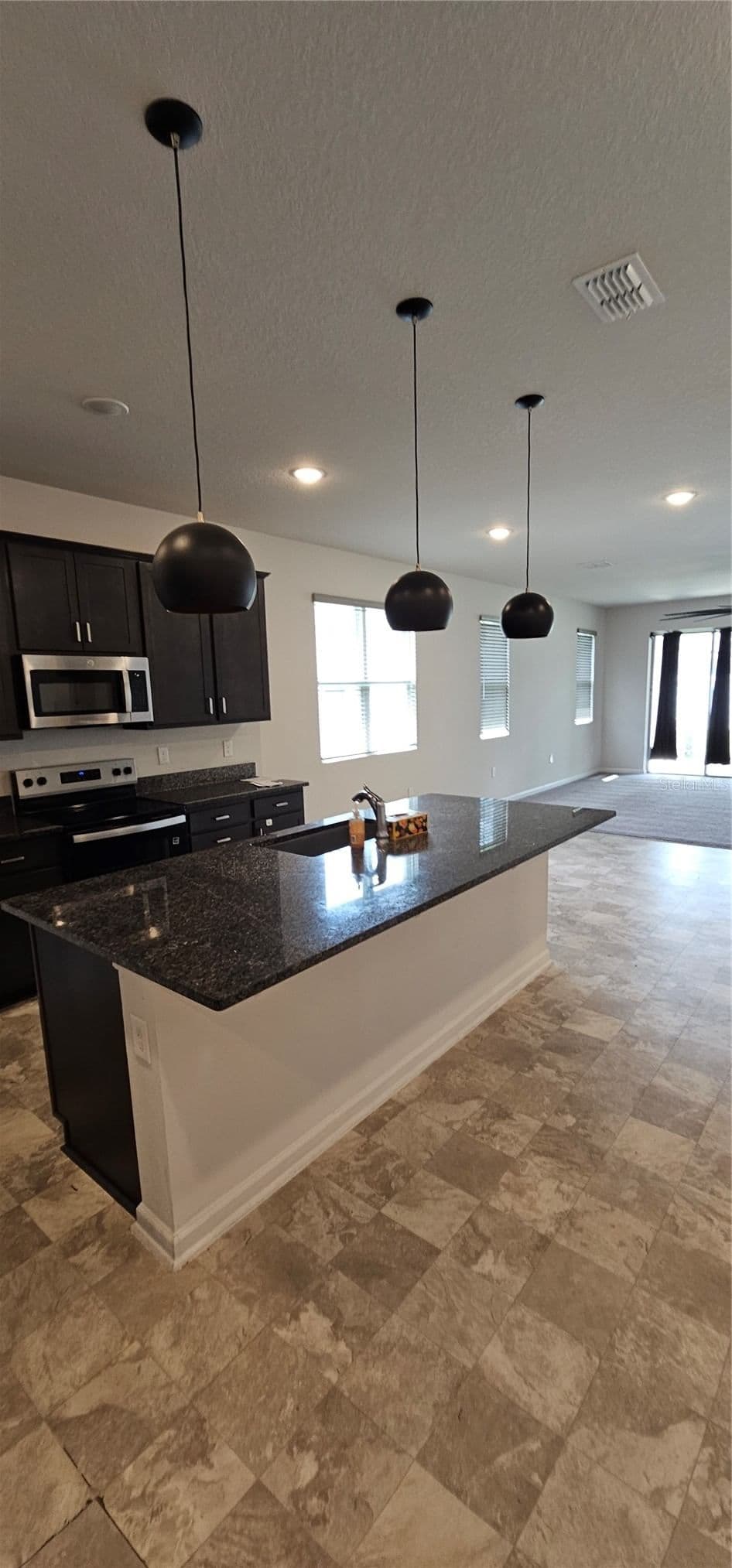 Photo 4 of 1220 MATTIE POINTE