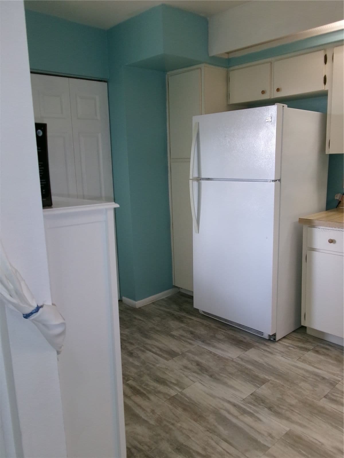 Photo 5 of 4324 MIDDLEBROOK