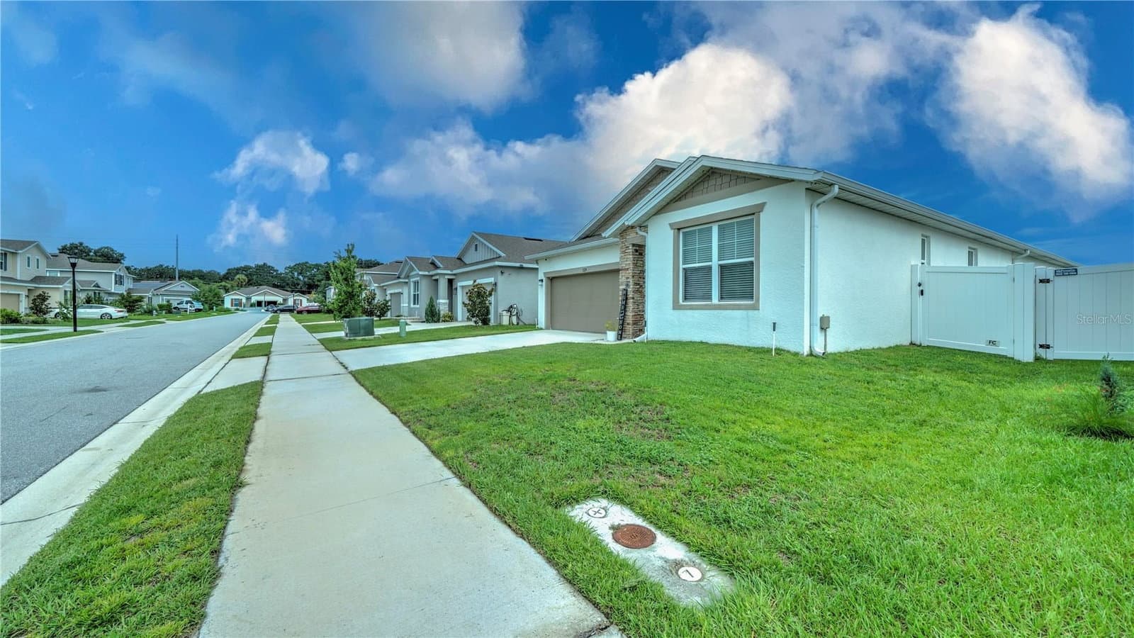 1228 MATTIE POINTE