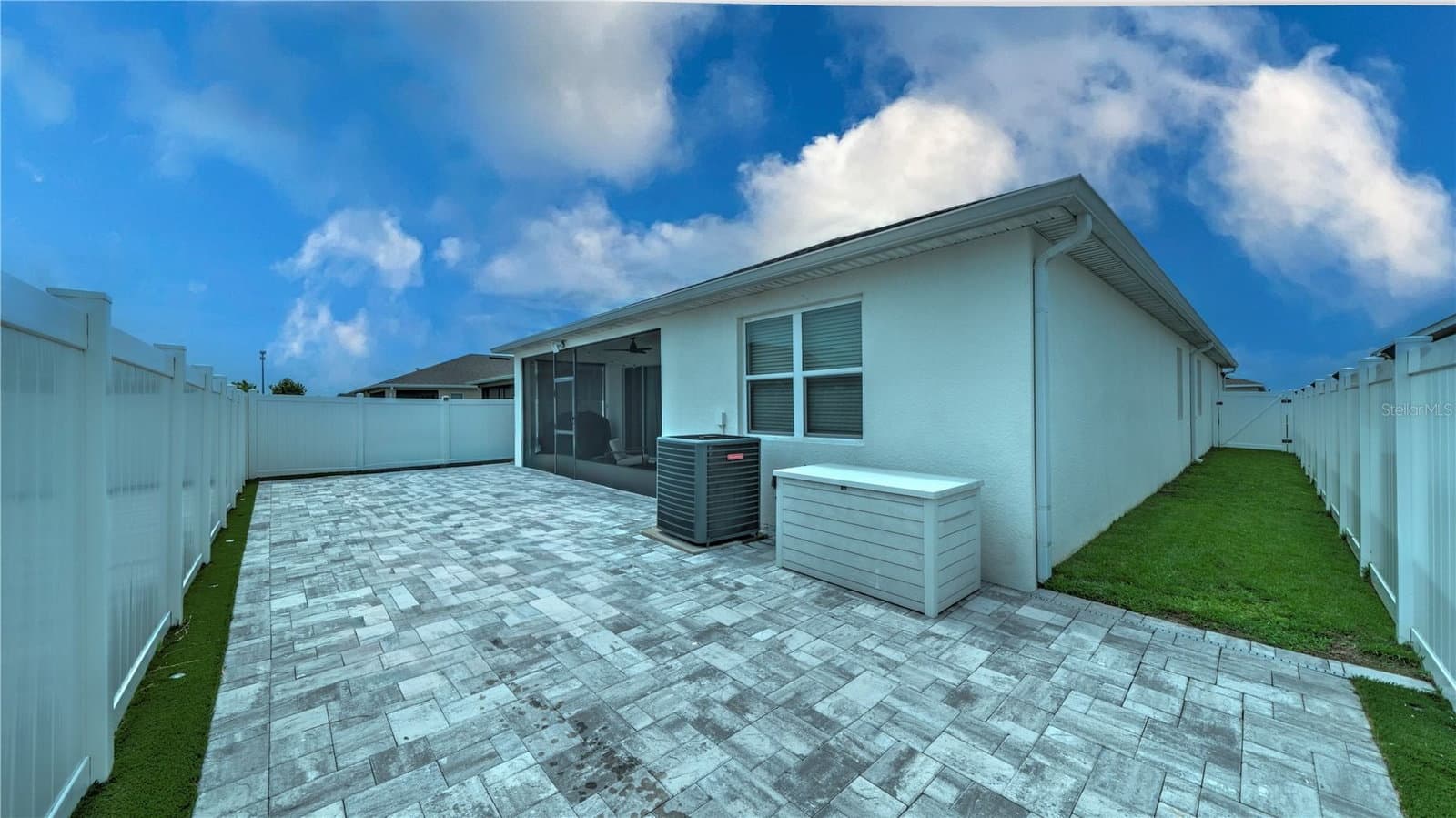 Photo 4 of 1228 MATTIE POINTE