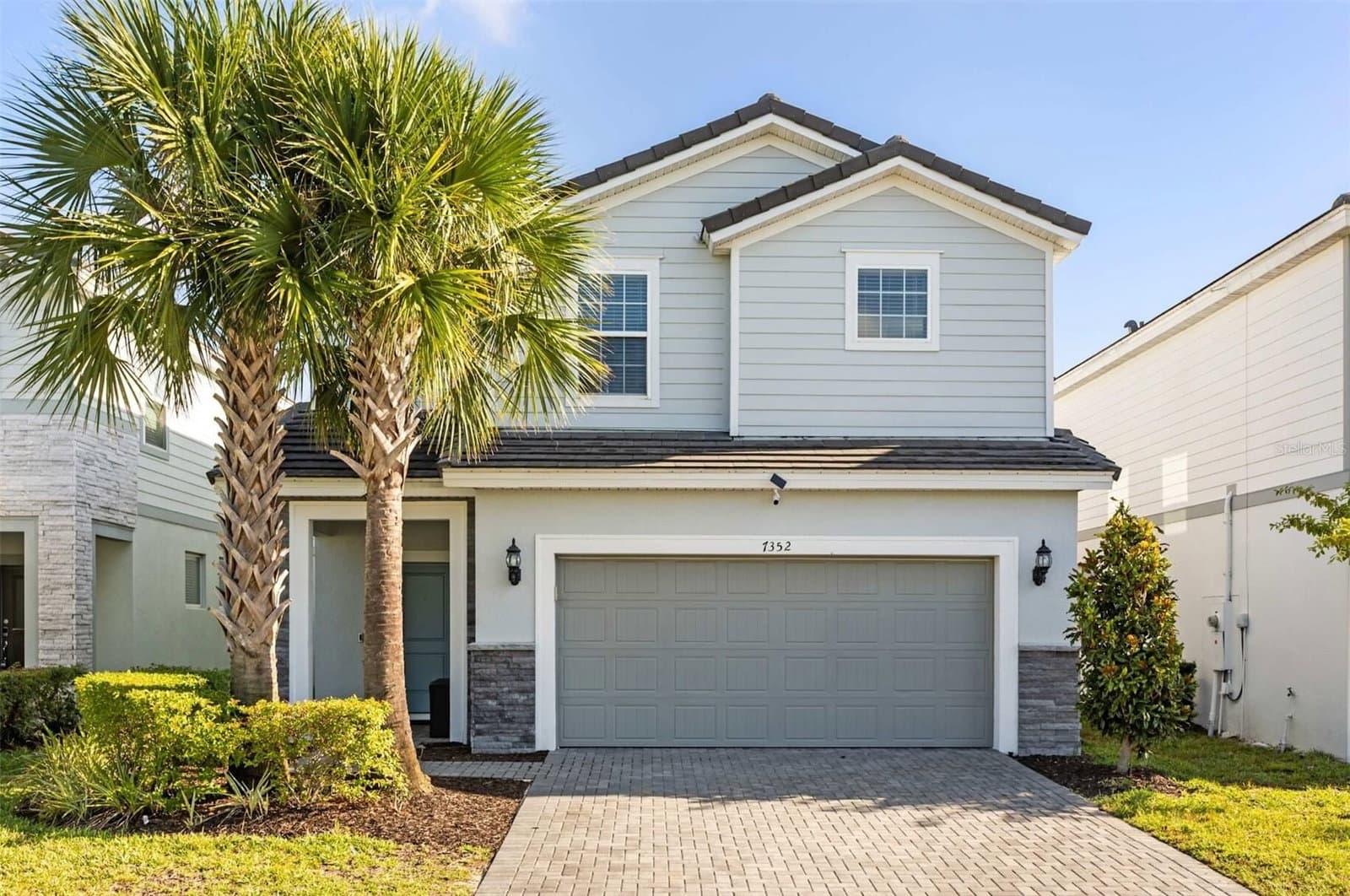 7352 OAKMOSS LOOP