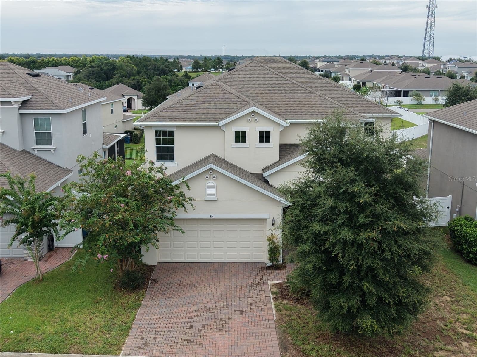 416 SAPPHIRE DR