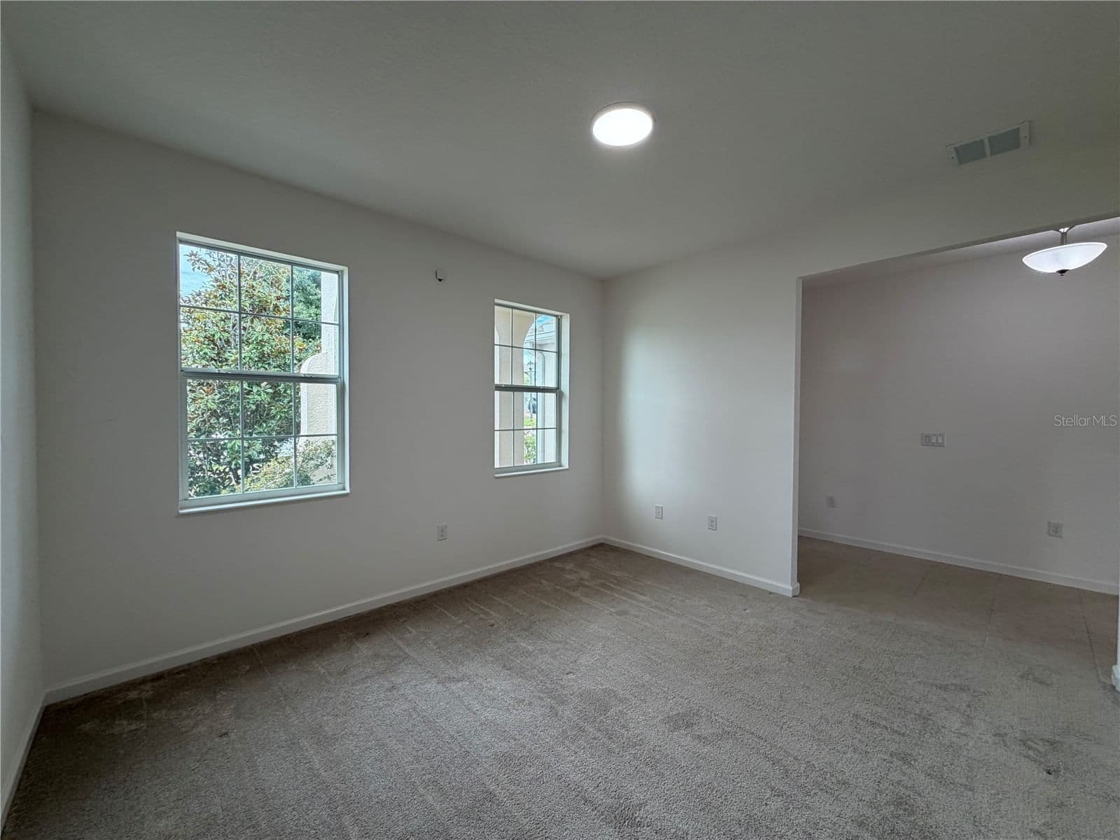 Photo 5 of 416 SAPPHIRE DR