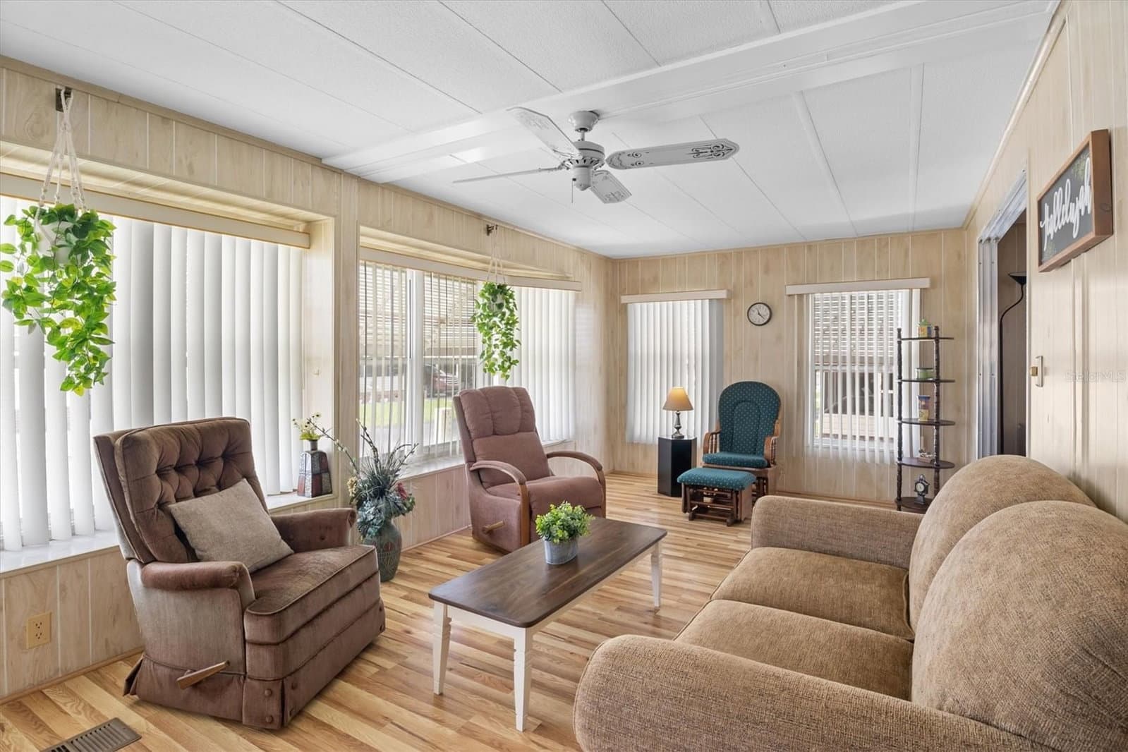 Photo 4 of 4063 ROLLING OAKS