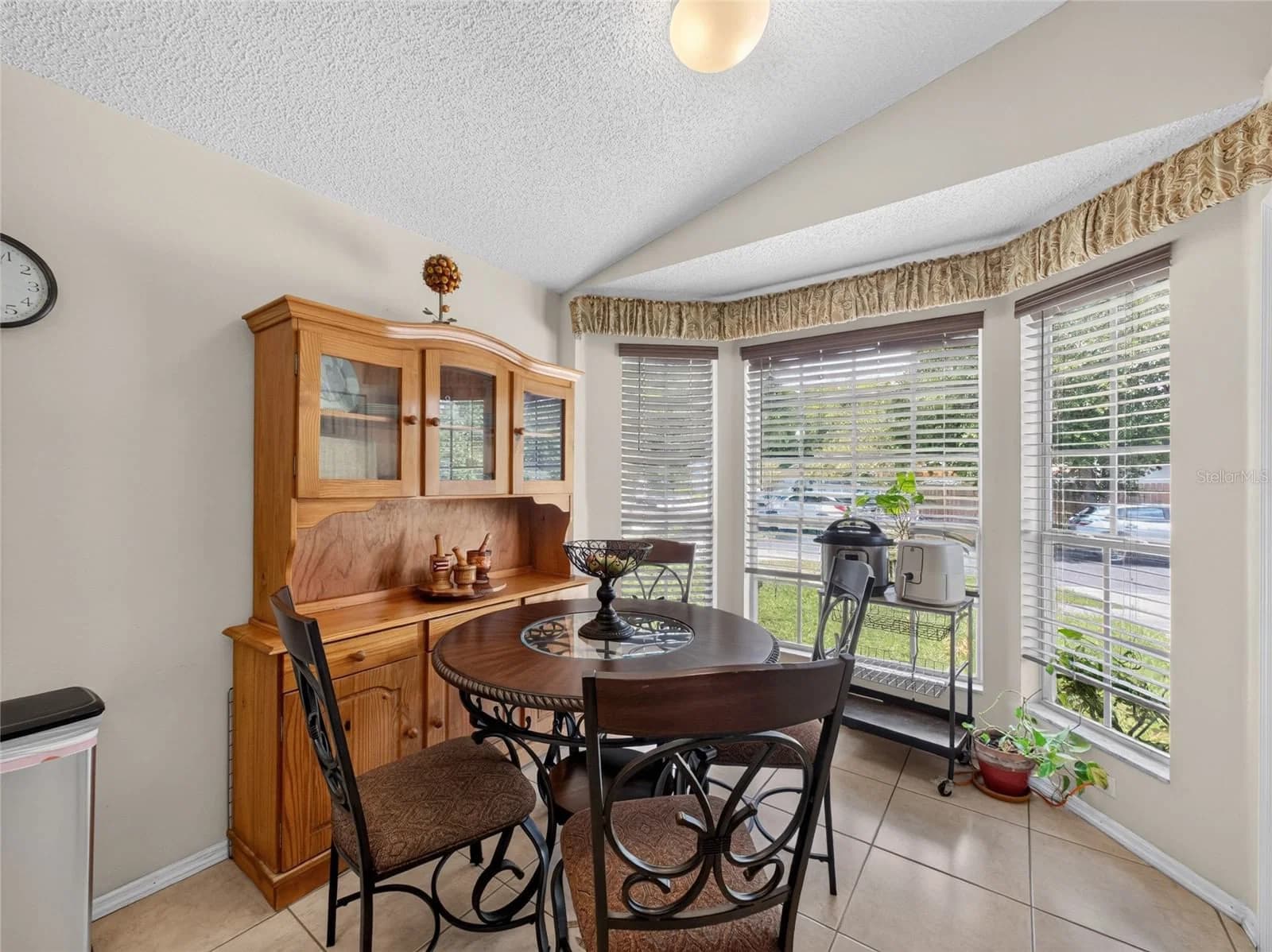 Photo 5 of 10225 CODY Lane
