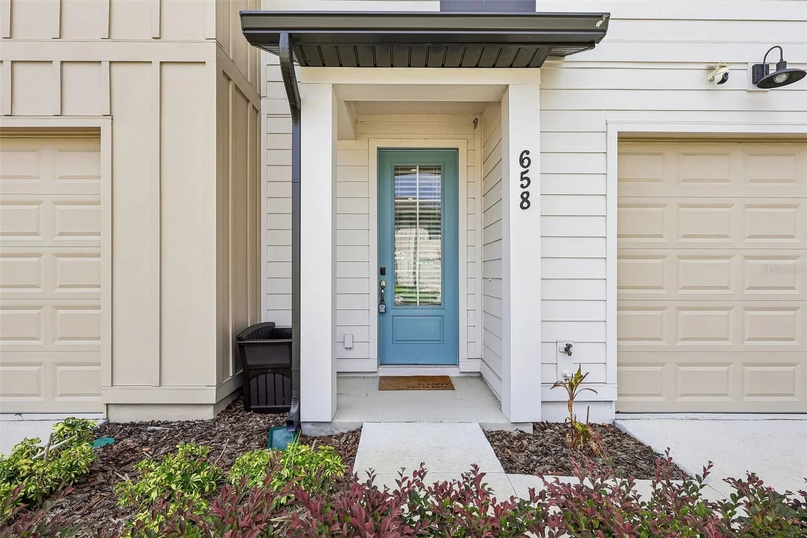 658 LONGBOAT Drive