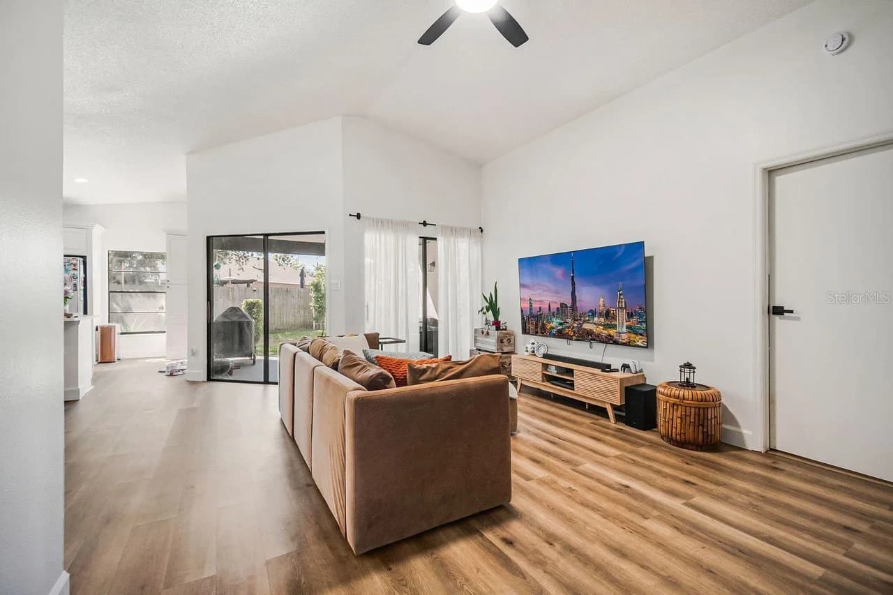 Photo 4 of 3038 WOOLRIDGE Drive