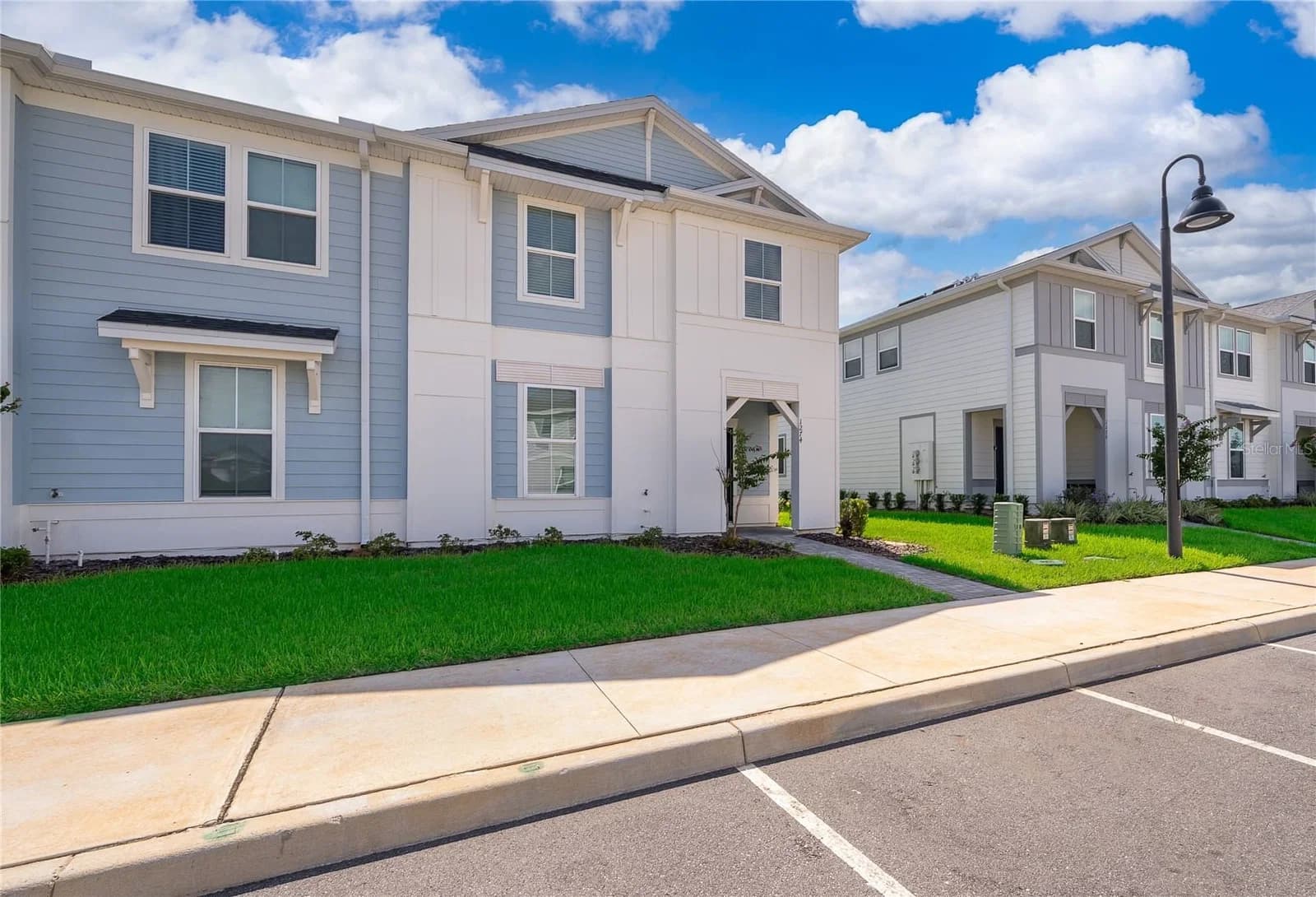 Photo 4 of 1274 SHORESIDE Street