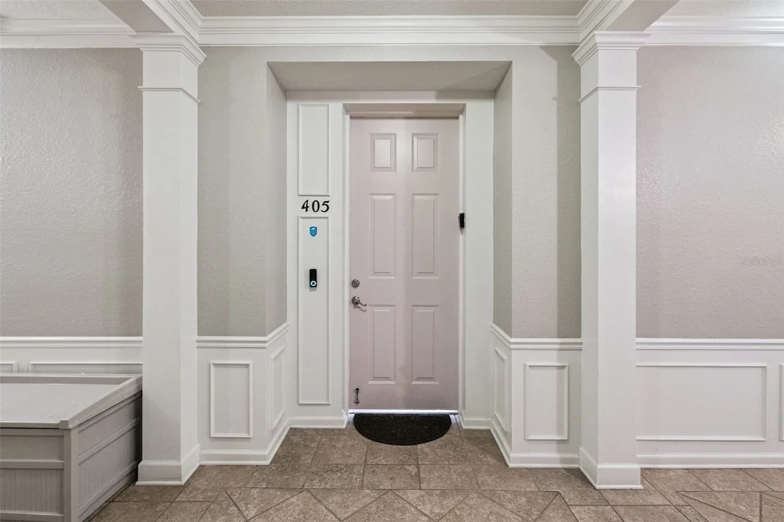 Photo 4 of 4840 CAYVIEW Avenue #405