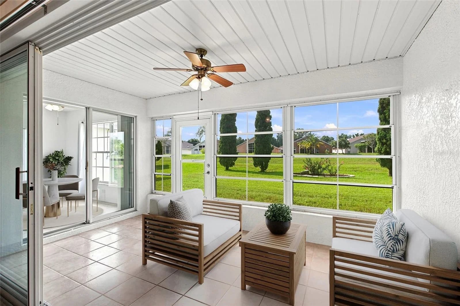 Photo 4 of 347 ROYAL PALM DR
