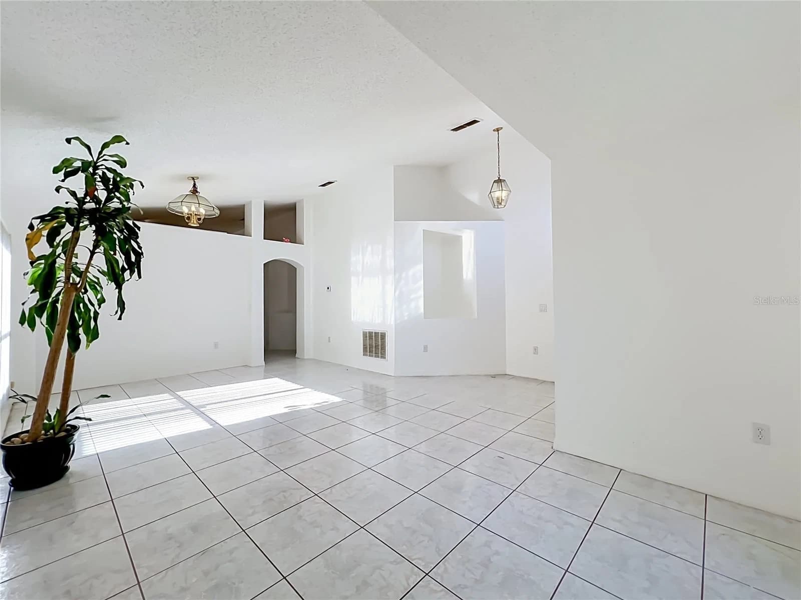Photo 4 of 11781 HATCHER Circle