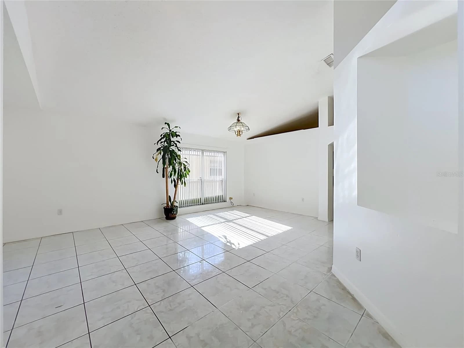 Photo 5 of 11781 HATCHER Circle