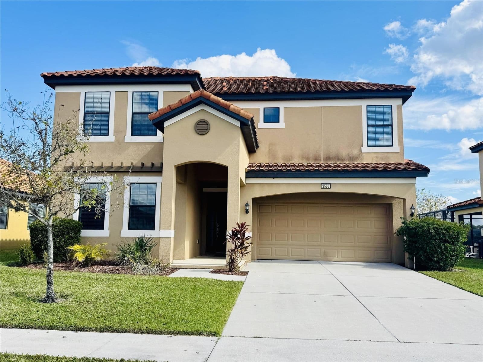 2586 ROSEMONT Circle