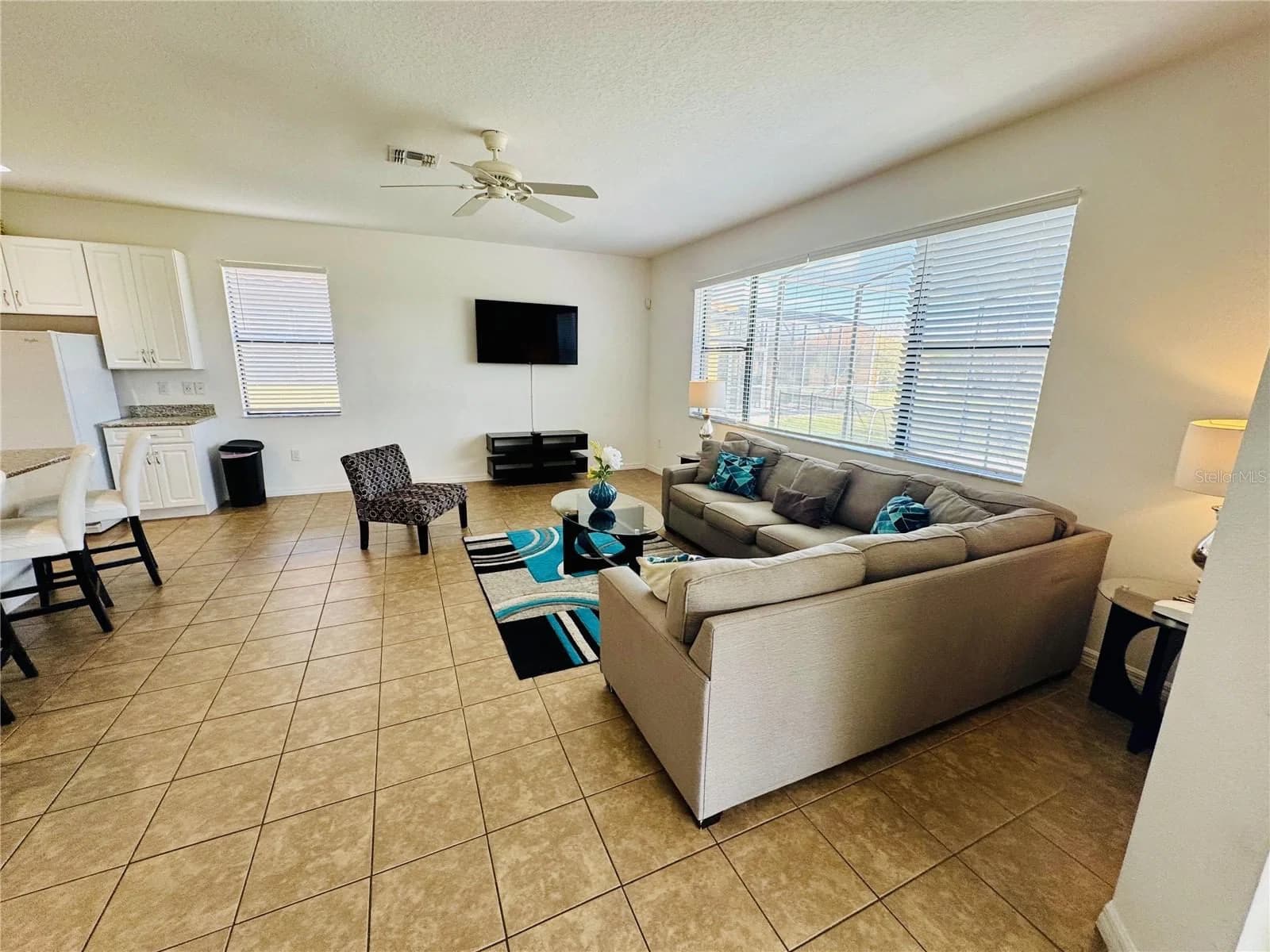 2586 ROSEMONT Circle