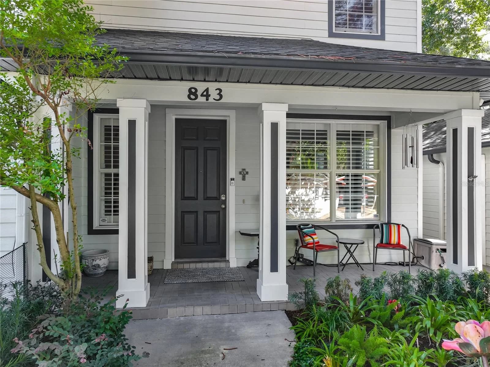 Photo 4 of 843 ALTALOMA Avenue