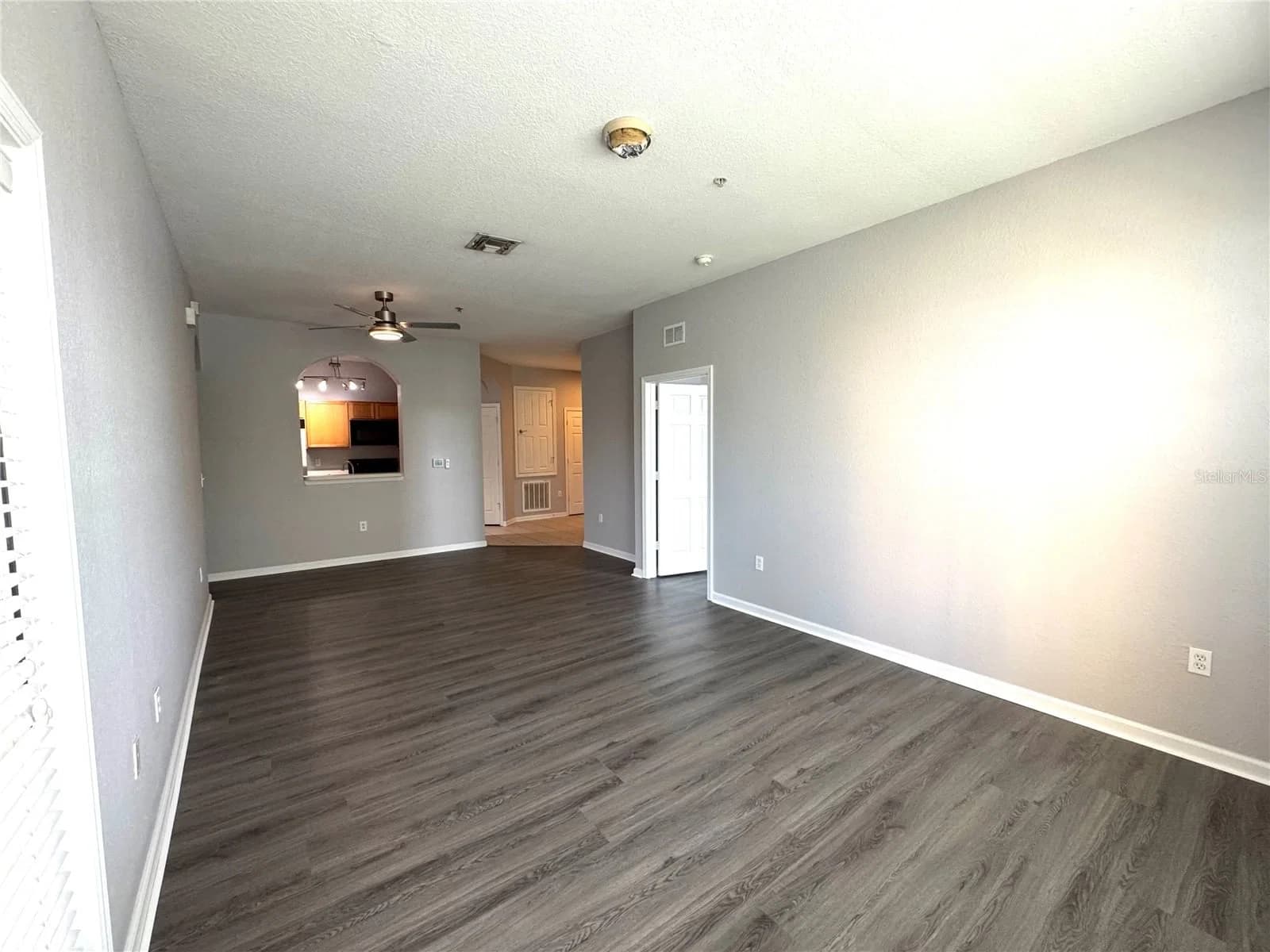 Photo 5 of 8660 BUCCILLI Drive #305
