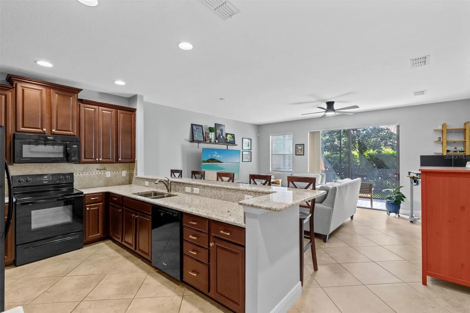 Photo 4 of 8442 KELSALL Drive