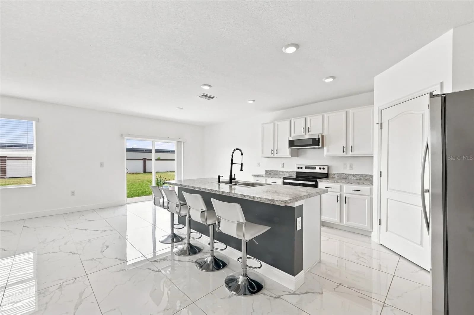 Photo 4 of 583 AUBURN GROVE Terrace