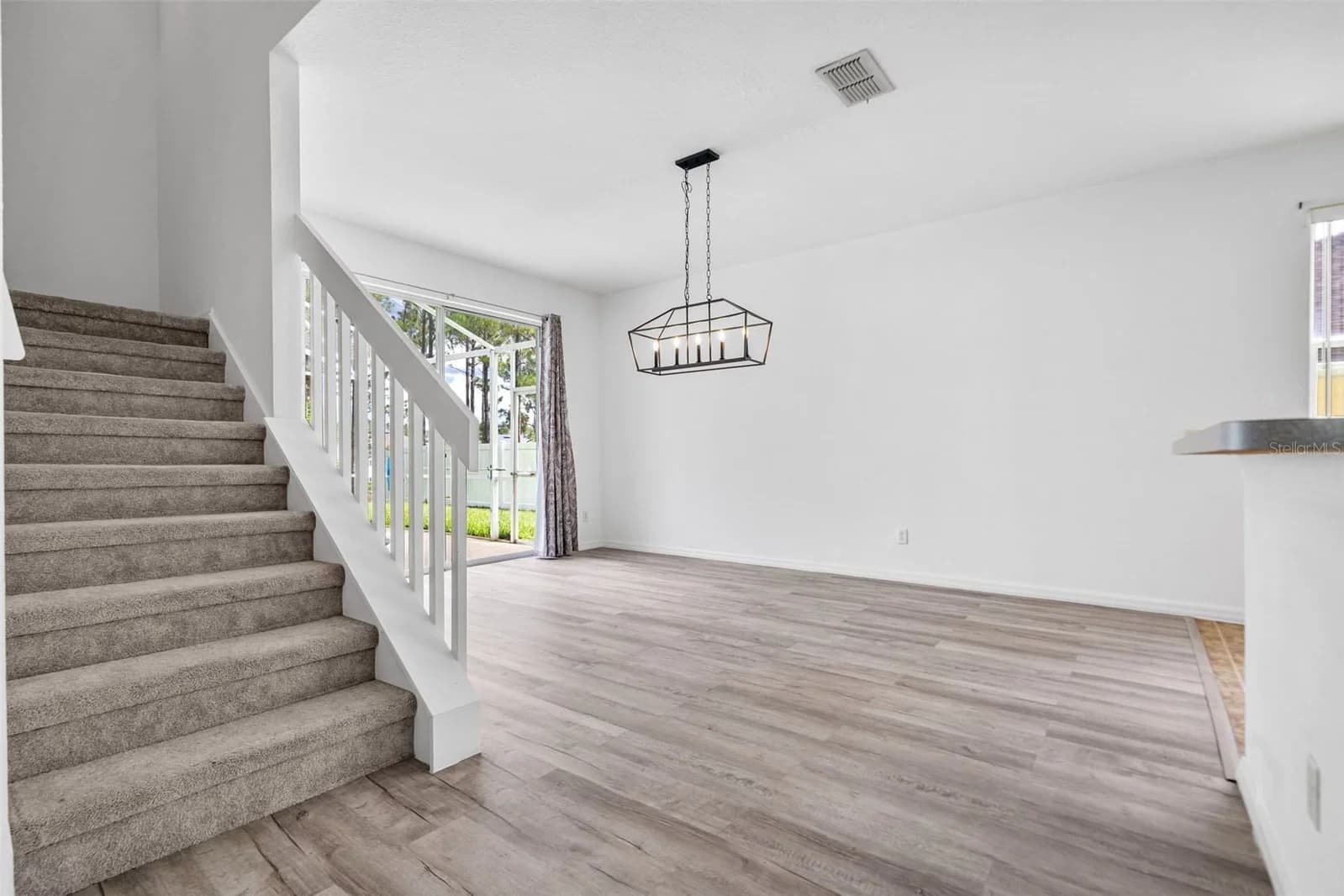 Photo 5 of 238 HAMPTON Drive