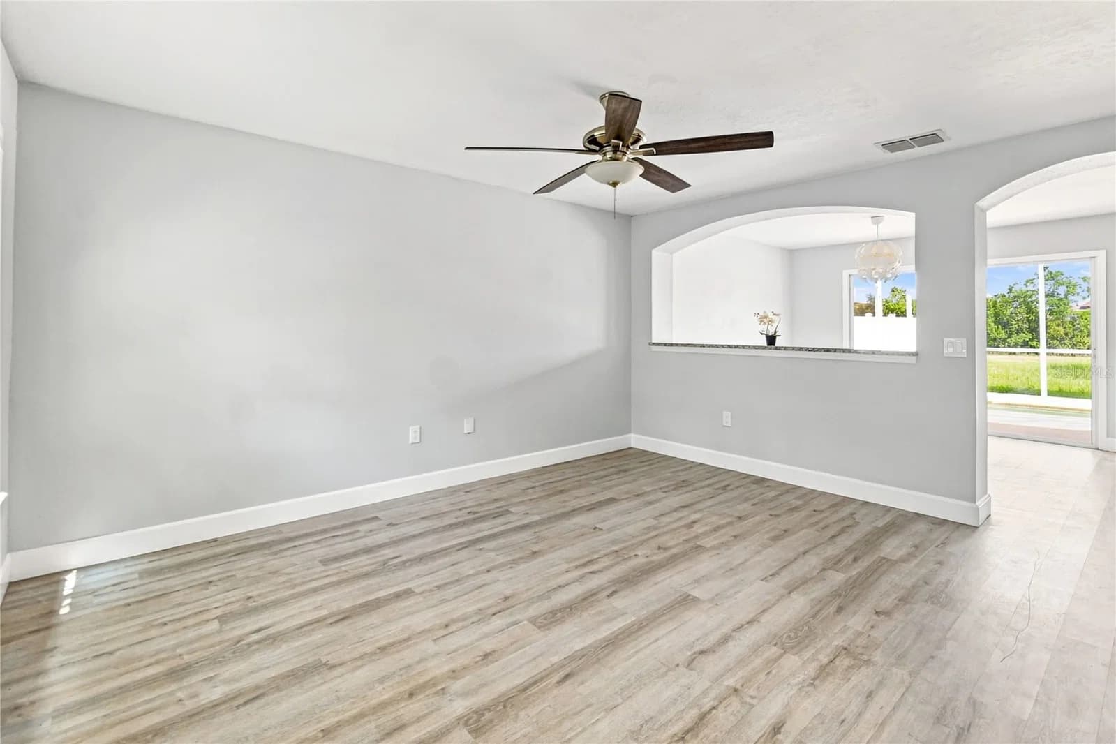 Photo 4 of 1365 CAREY GLEN CIR