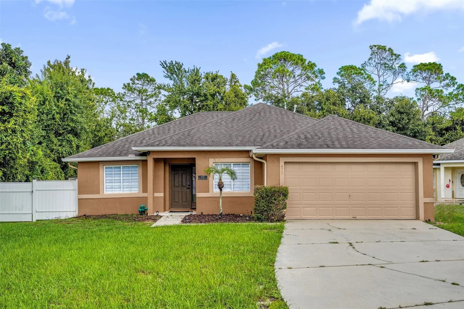 470 PARADISE WOODS Court