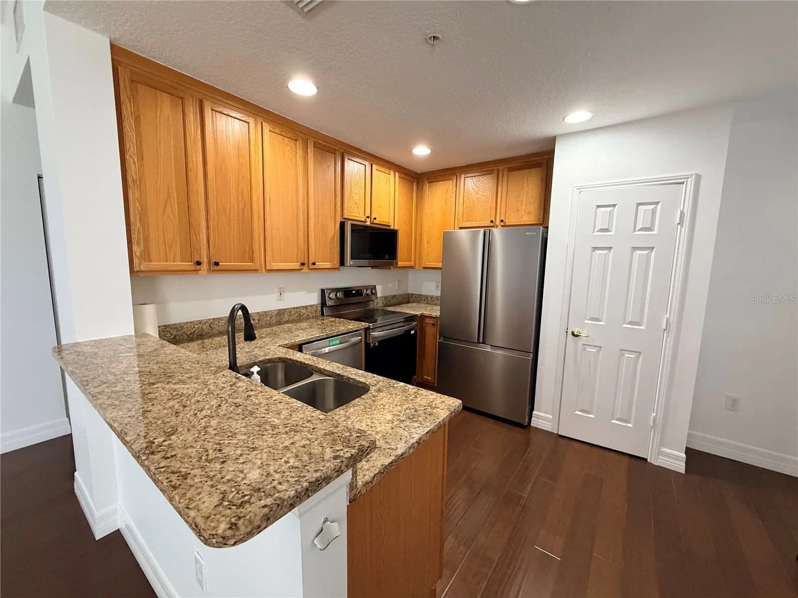 Photo 5 of 707 WESTPARK WAY #211