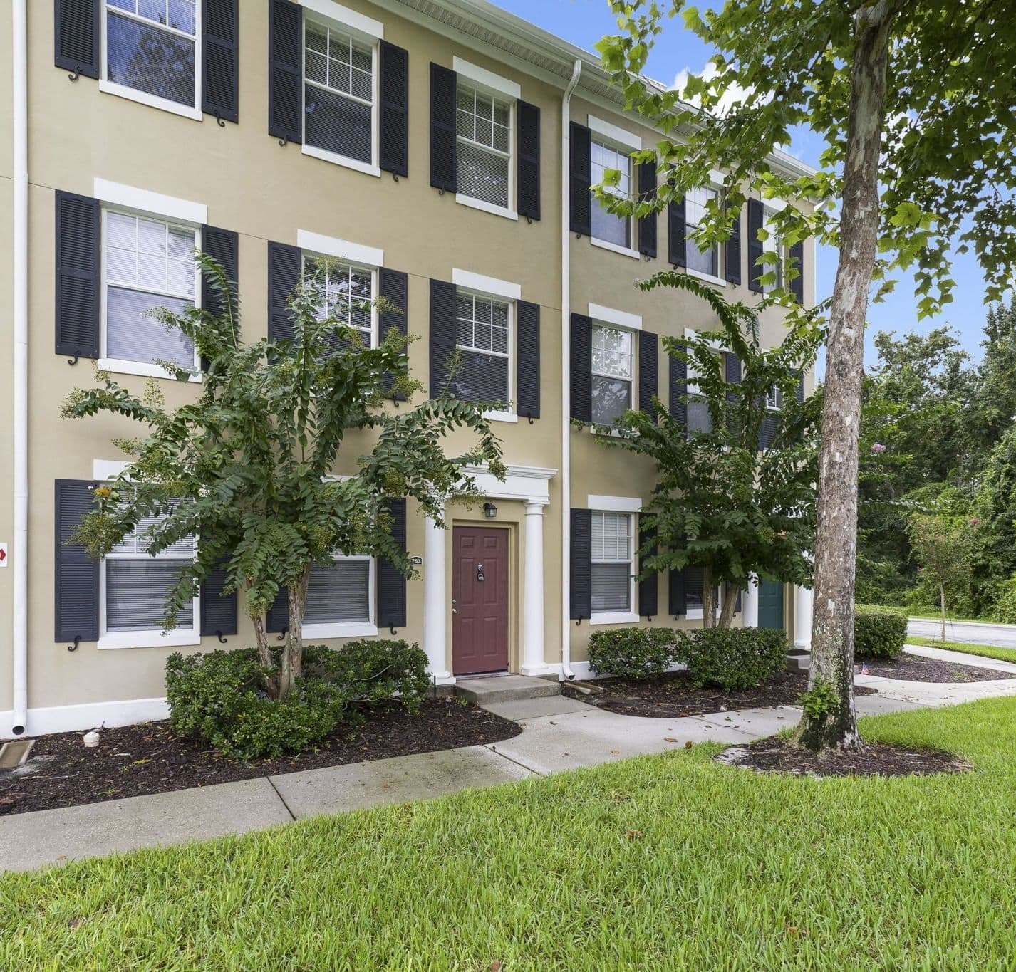 Photo 4 of 763 SIENA PALM Drive