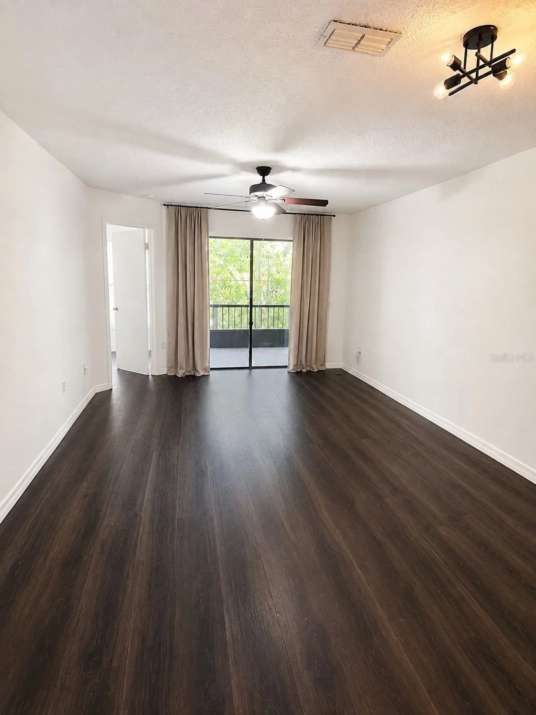 Photo 5 of 2900 SEMORAN Boulevard #B1