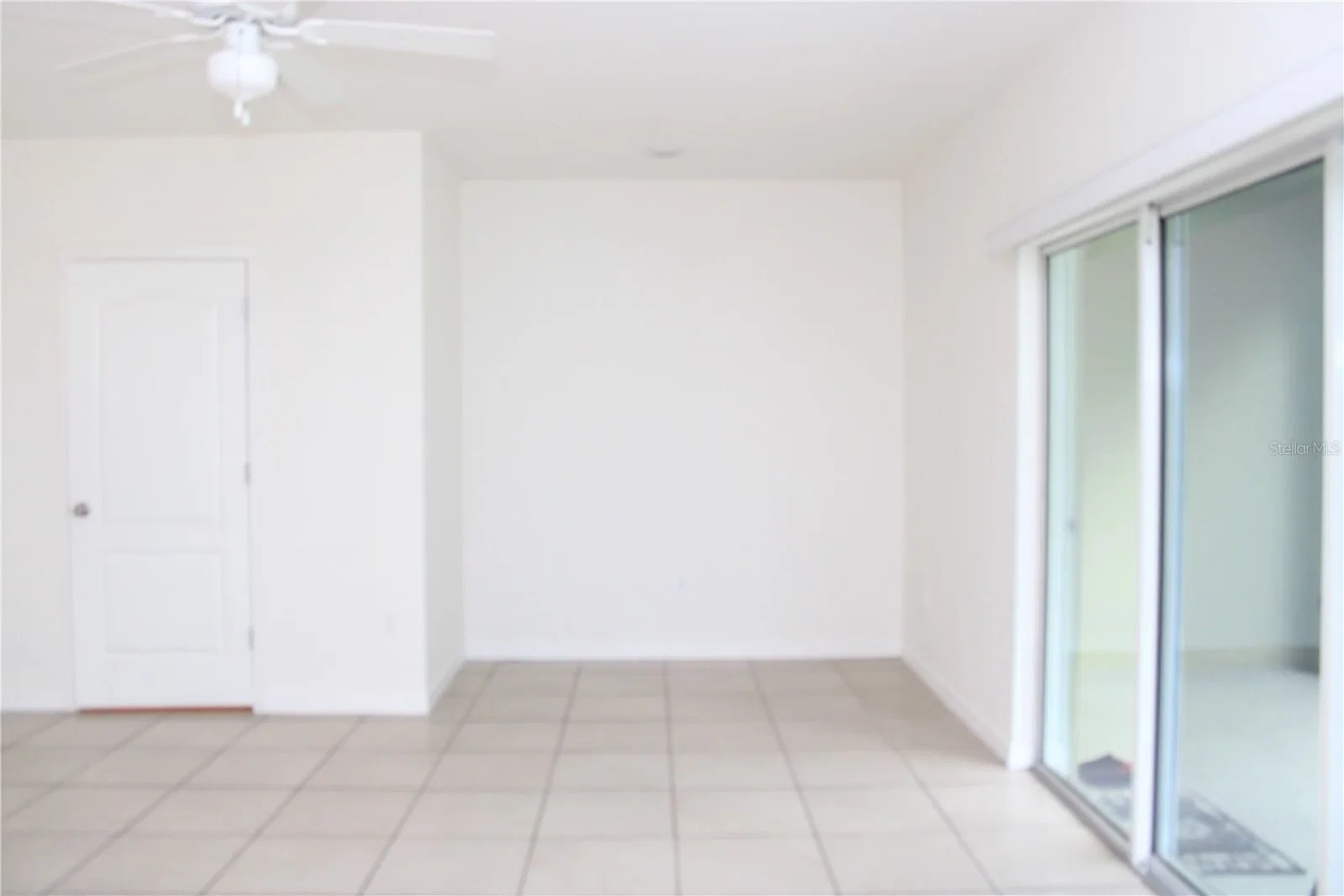 Photo 4 of 475 ARBOR LAKES Drive
