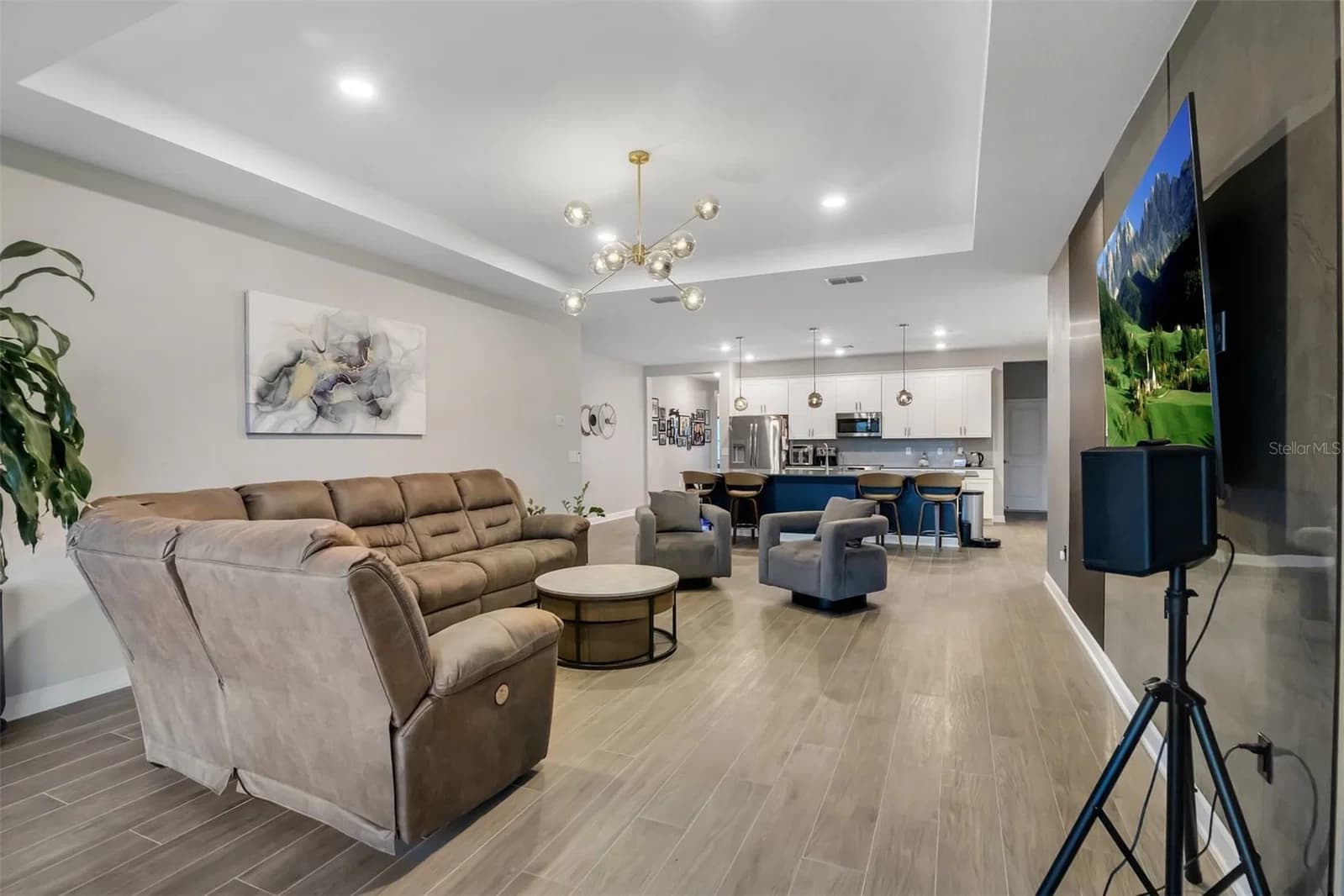 Photo 4 of 2924 FITNESS Street