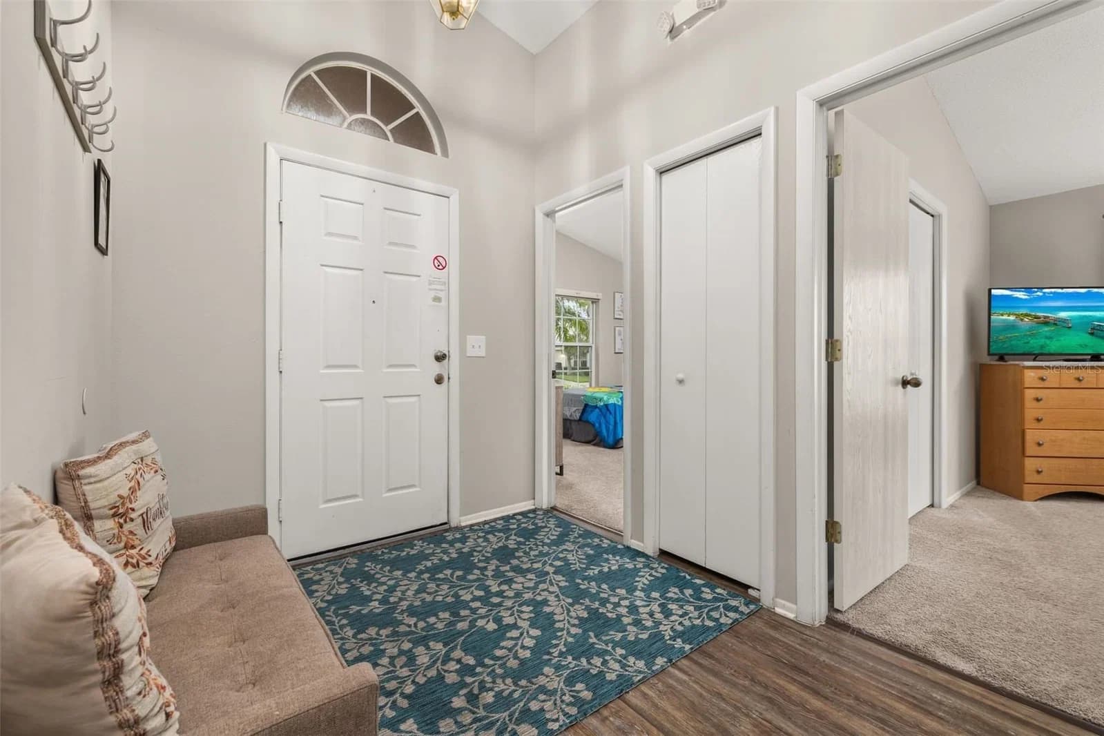 Photo 5 of 425 CASTLEMAIN Circle