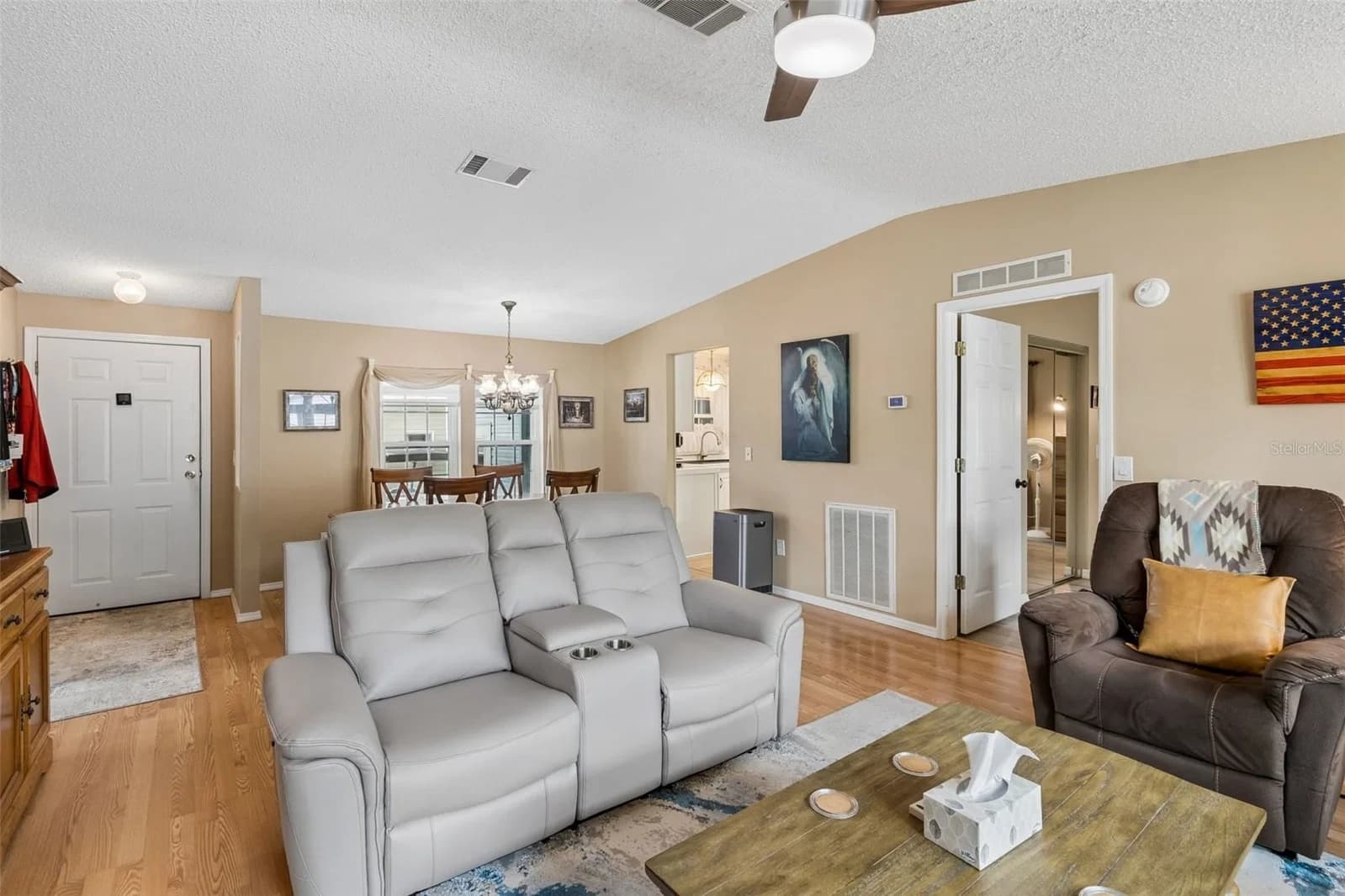 Photo 5 of 170 JOANNE Drive