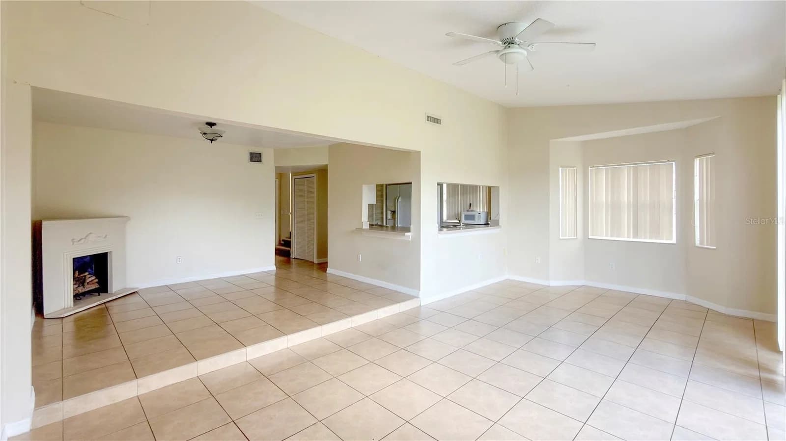 Photo 4 of 206 ORCHID Drive
